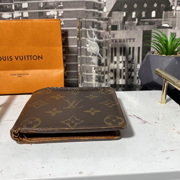 Authentic Louis Vuitton Monogram Marco Wallet - Picture 8 of 12